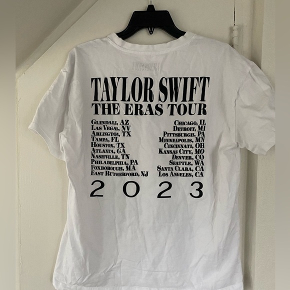 Authentic Taylor Smith Eras Tour TShirt Size Large Leg 1 of 2023 Tour - Picture 3 of 5